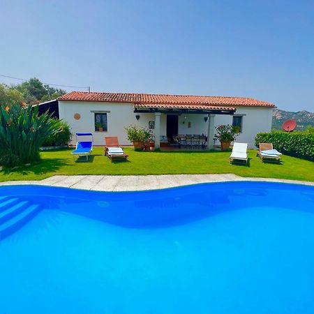 Villa Peditoltu ออลเบีย ภายนอก รูปภาพ
