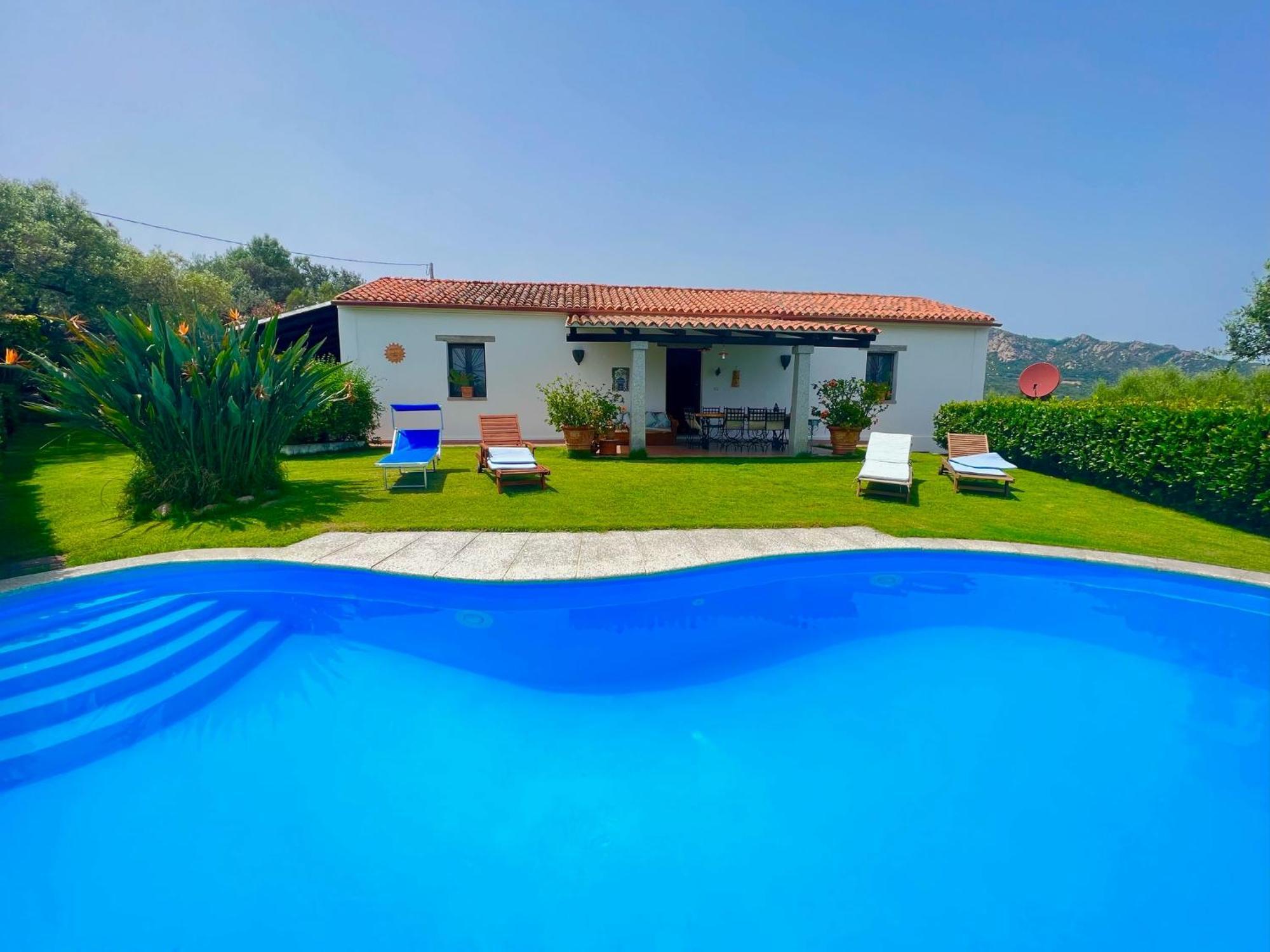 Villa Peditoltu ออลเบีย ภายนอก รูปภาพ