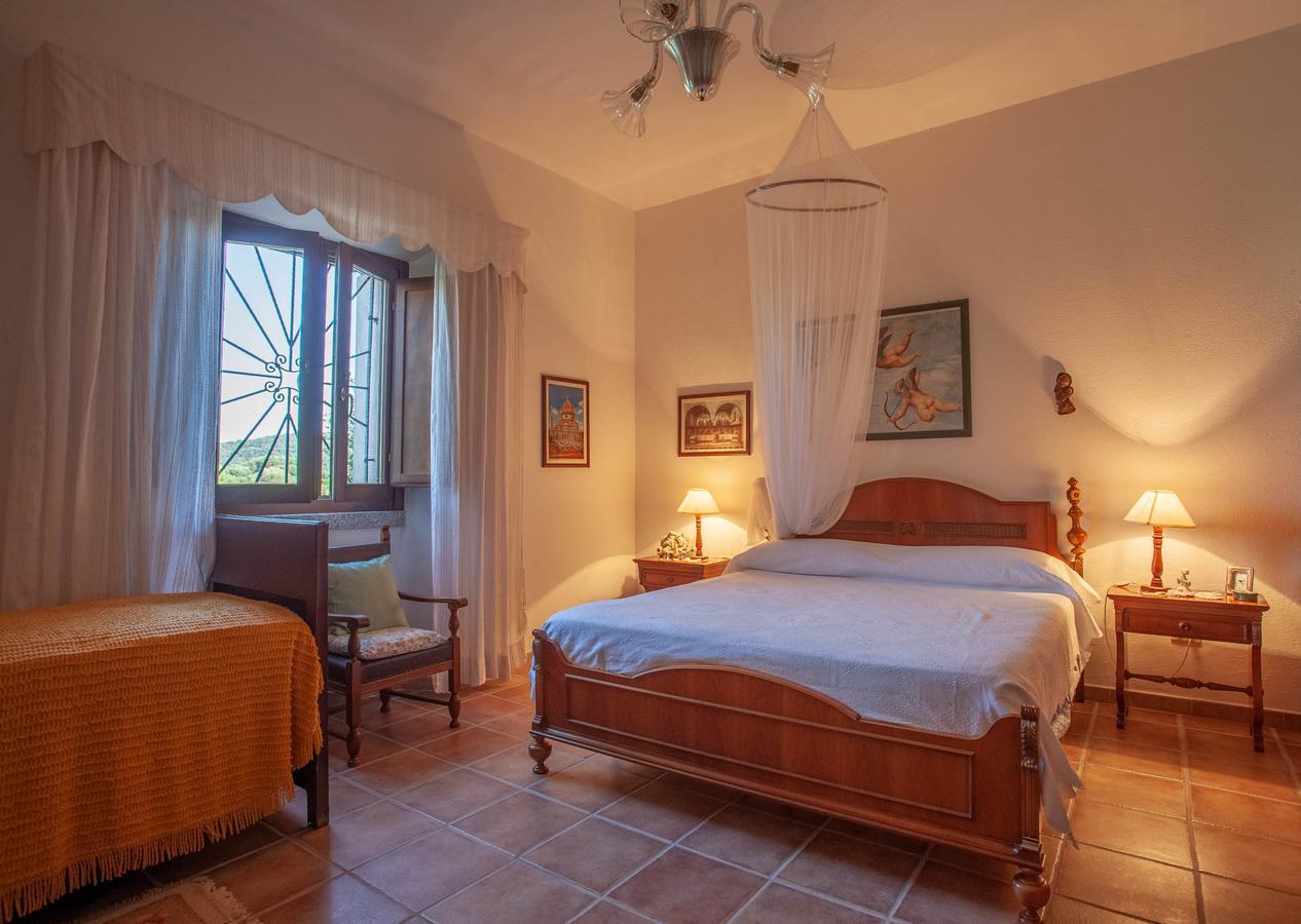 Villa Peditoltu ออลเบีย ภายนอก รูปภาพ