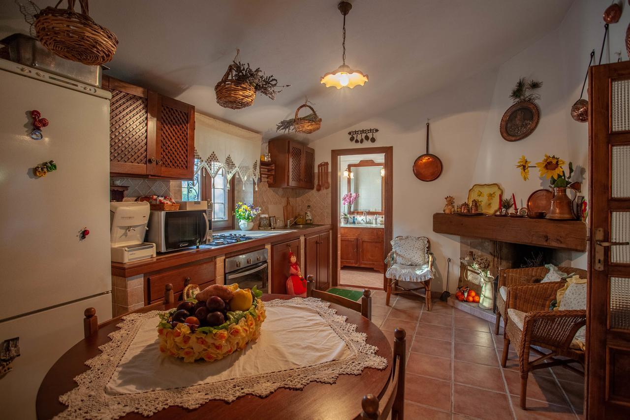 Villa Peditoltu ออลเบีย ภายนอก รูปภาพ