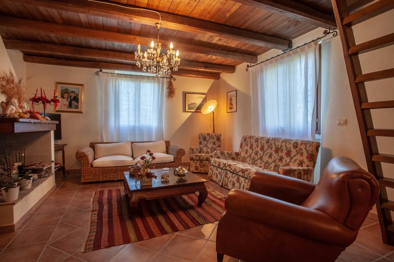 Villa Peditoltu ออลเบีย ภายนอก รูปภาพ